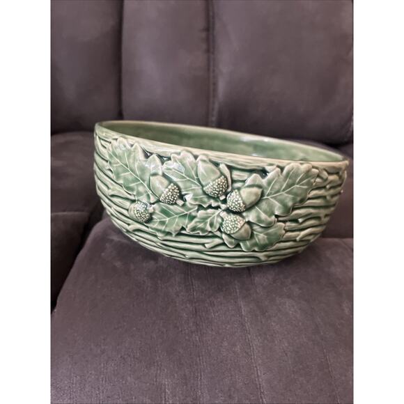 Bordallo Pinheiro Ceramic Oak Leaf Serving Bowl Green Acorn Leaves Twigs 8" - Picture 3 of 6